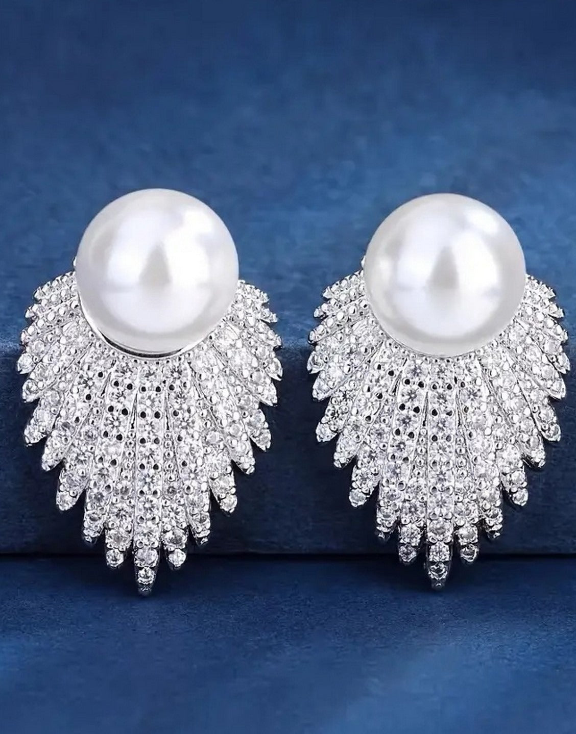 European-Inspired Leaf Design Pearl Jewellery Set with Earrings, Necklace & Finger Ring