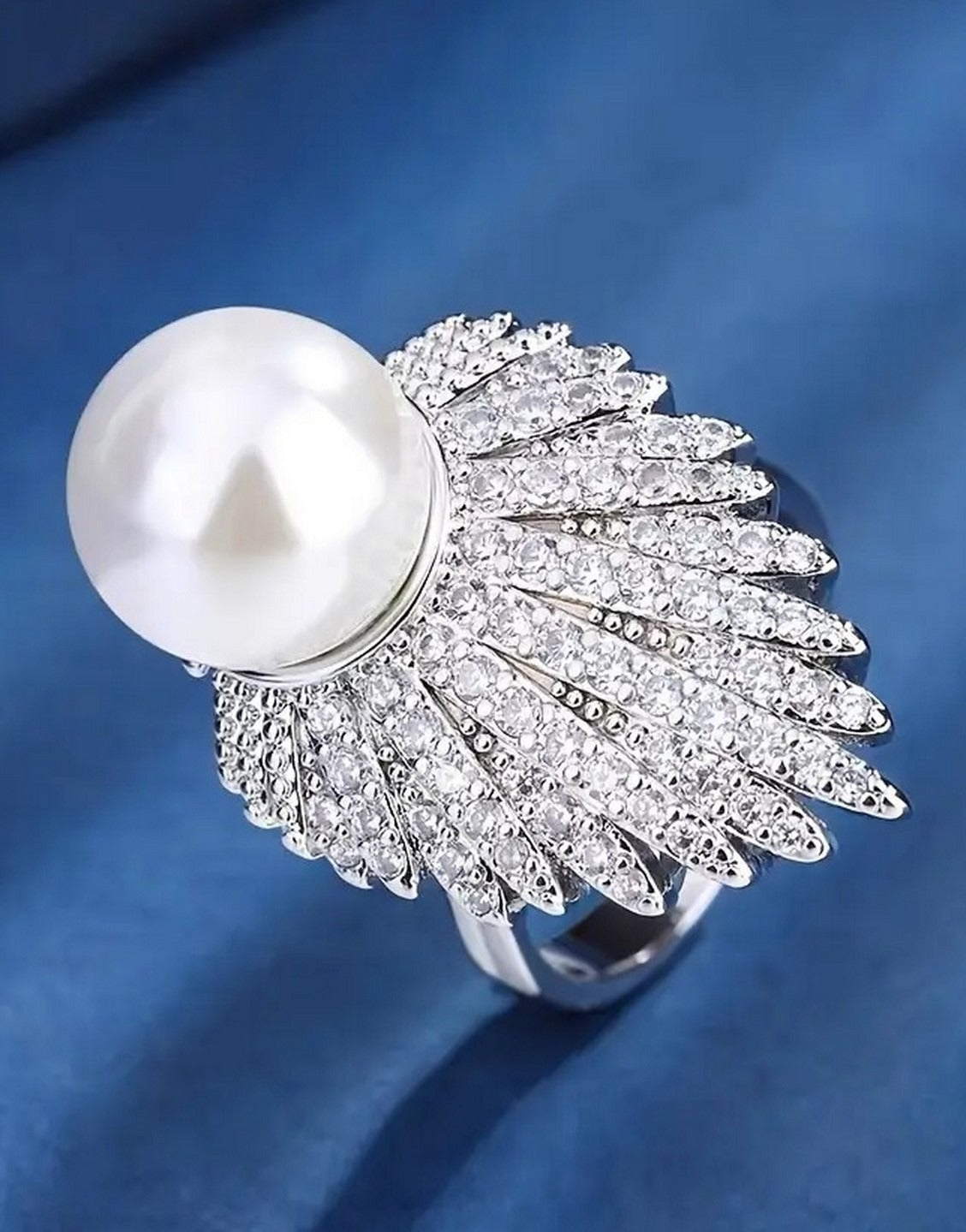 European-Inspired Leaf Design Pearl Jewellery Set with Earrings, Necklace & Finger Ring