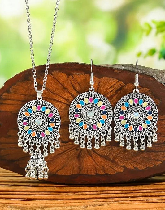 Bohemian Style Silvery Round Women's Jewellery Set with Pendant & Earrings